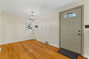 5704 Willow Terrace Dr, Bethel Park, PA 15102 - Photo 9