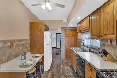 2353 E Beckert Ave, Pittsburgh, PA 15212 - Photo 9