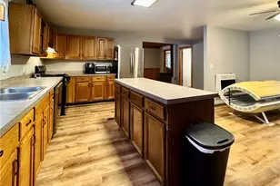 237 Mason St, Cranberry Twp, PA 16374 - Photo 17