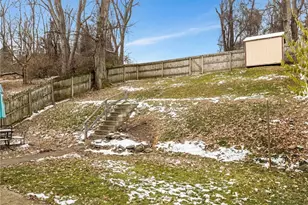 1157 Cloverfield Dr, Pittsburgh, PA 15227 - Photo 7