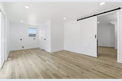 1227 McMinn St, Aliquippa, PA 15001 - Photo 13