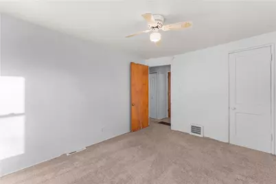 237 Collins Dr, Pittsburgh, PA 15235 - Photo 13