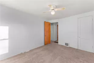 237 Collins Dr, Pittsburgh, PA 15235 - Photo 13