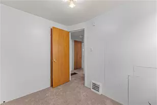 237 Collins Dr, Pittsburgh, PA 15235 - Photo 15