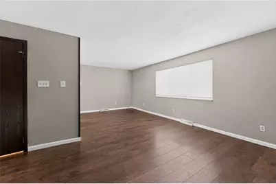 130 Harphen St, Versailles Boro, PA 15132 - Photo 9