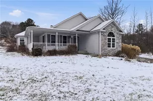 135 Lake Front Dr, Allegheny Township, PA 15940 - Photo 3