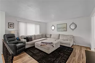 427 Stoneybrook Dr, Elizabeth Twp/Boro, PA 15037 - Photo 3