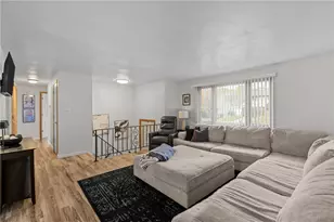 427 Stoneybrook Dr, Elizabeth Twp/Boro, PA 15037 - Photo 5