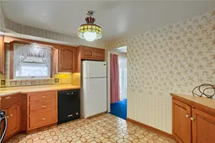 556 Sangree Rd, Ross Twp, PA 15237 - Photo 9