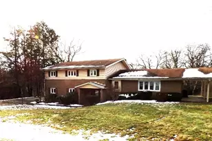 114 Duncan Cir, Brighton Township, PA 15009 - Photo 3