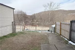 247 Sherman Ave, Vandergrift, PA 15690 - Photo 7