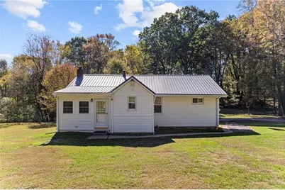 482 Cole Rd, Wayne Township, PA 16101 - Photo 3