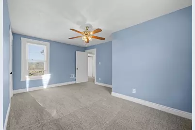 300 Western Ave, Oakdale, PA 15071 - Photo 9