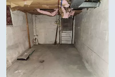 504 Beechwood Ave, Farrell, PA 16121 - Photo 23