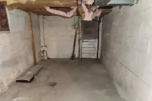 504 Beechwood Ave, Farrell, PA 16121 - Photo 23