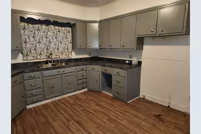 504 Beechwood Ave, Farrell, PA 16121 - Photo 5