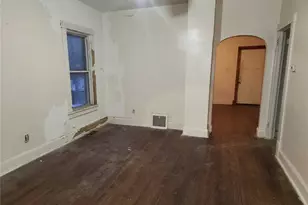 504 Beechwood Ave, Farrell, PA 16121 - Photo 9