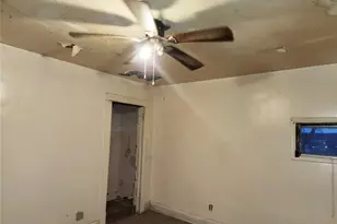 504 Beechwood Ave, Farrell, PA 16121 - Photo 17