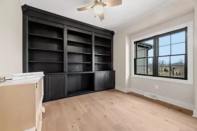 1065 Skyline Dr, Cecil, PA 15317 - Photo 7