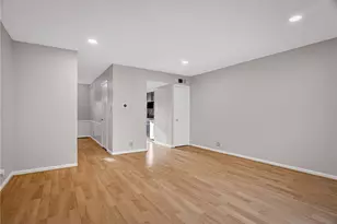 384 Newburn Dr, Scott Township, PA 15216 - Photo 11