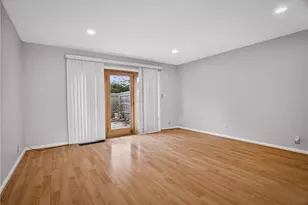 384 Newburn Dr, Scott Township, PA 15216 - Photo 13