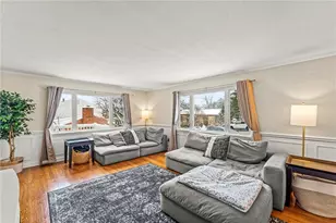 4712 Carriage Dr, Pittsburgh, PA 15236 - Photo 5