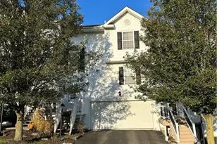 28 Cinque Terra Pl, Finleyville, PA 15332 - Photo 1