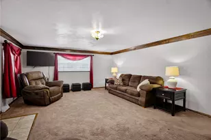 1011 Franklin St, Penn Twp, PA 15636 - Photo 7