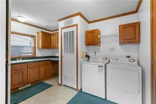 4601 Wildwood Sample Rd, Hampton, PA 15101 - Photo 17