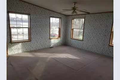 1102 Ross Ave, Manor Township, PA 16226 - Photo 15