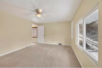 301 Milroy St, Pittsburgh, PA 15214 - Photo 17