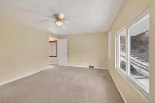 301 Milroy St, Pittsburgh, PA 15214 - Photo 17