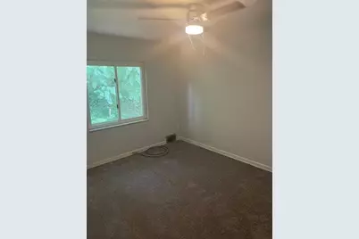 577 Lucia Dr, Wilkins Township, PA 15221 - Photo 7