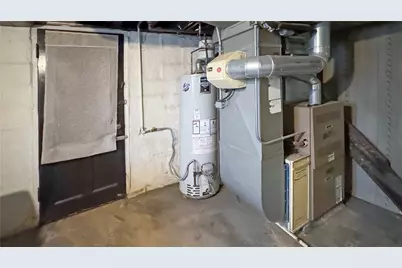 1601 Aurelius St, Pittsburgh, PA 15218 - Photo 19