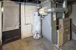 1601 Aurelius St, Pittsburgh, PA 15218 - Photo 19