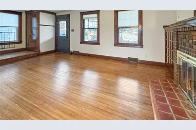 1601 Aurelius St, Pittsburgh, PA 15218 - Photo 9