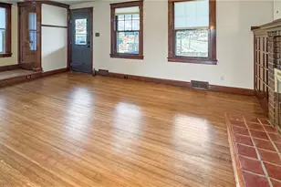 1601 Aurelius St, Pittsburgh, PA 15218 - Photo 9