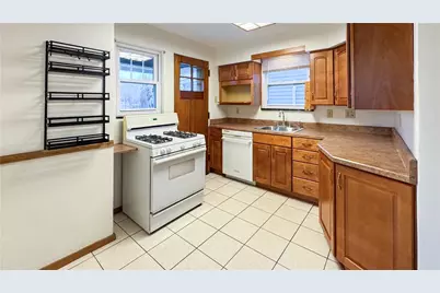 1601 Aurelius St, Pittsburgh, PA 15218 - Photo 13