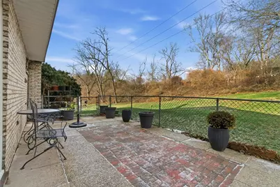 979 Cork Dr, Bethel Park, PA 15102 - Photo 35
