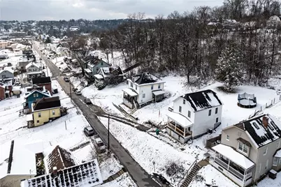 325 E Grant St, Houston, PA 15342 - Photo 5