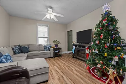 325 E Grant St, Houston, PA 15342 - Photo 11