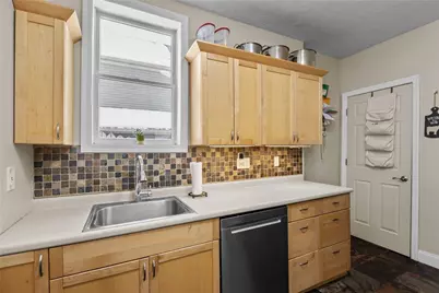 325 E Grant St, Houston, PA 15342 - Photo 13