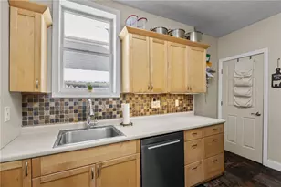 325 E Grant St, Houston, PA 15342 - Photo 13