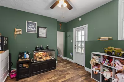 325 E Grant St, Houston, PA 15342 - Photo 17