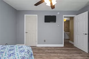 325 E Grant St, Houston, PA 15342 - Photo 21