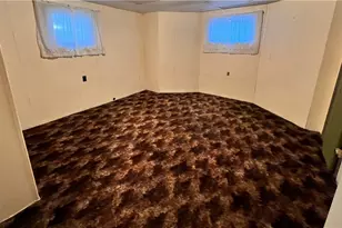 1302 Huron Ave, New Castle, PA 16101 - Photo 17