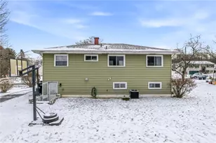 1415 Wakefield Dr, Hermitage, PA 16148 - Photo 5