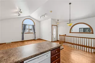 212 Pine St, Zelienople, PA 16063 - Photo 13