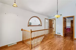 212 Pine St, Zelienople, PA 16063 - Photo 9