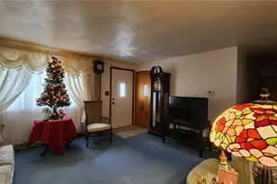 262 Vista Dr, Oaklahoma Boro, PA 15613 - Photo 5